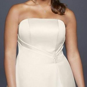 NWT! David’s Bridal, Elegant A-Line Wedding Gown